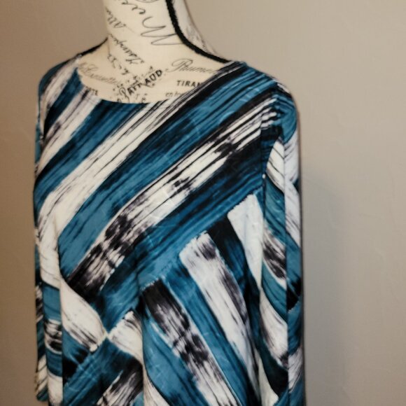 JM Collection, Large, lightweight top - Picture 3 of 11